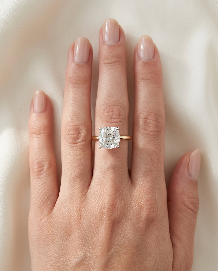 Céleste cushion solitaire