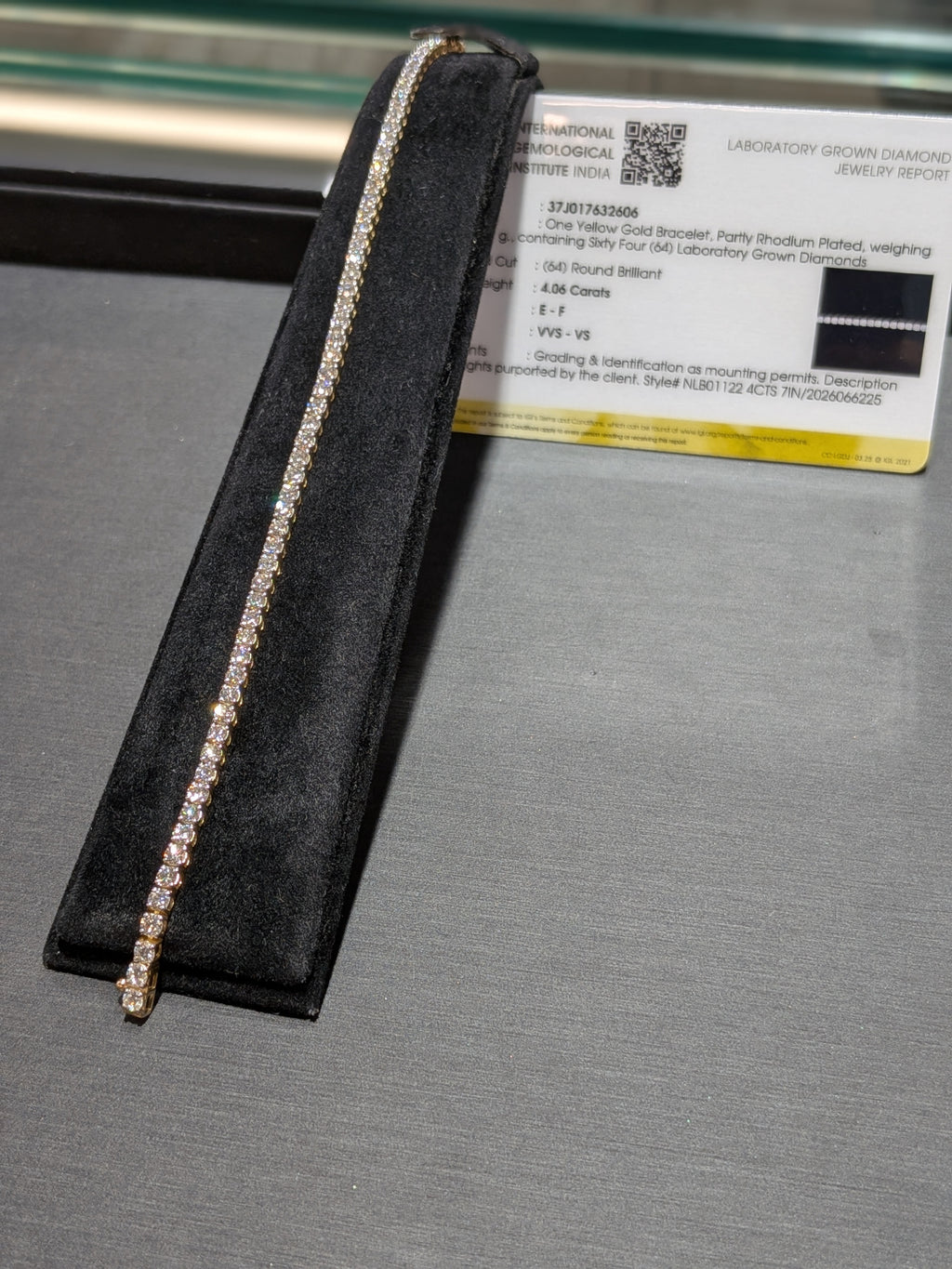 Tennis bracelet with IGI report